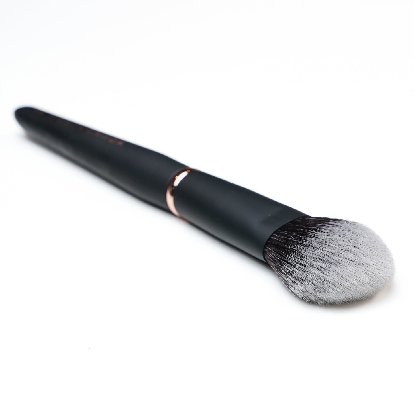 YB14 Multi-Tasker Creme Blush Luxe Brush